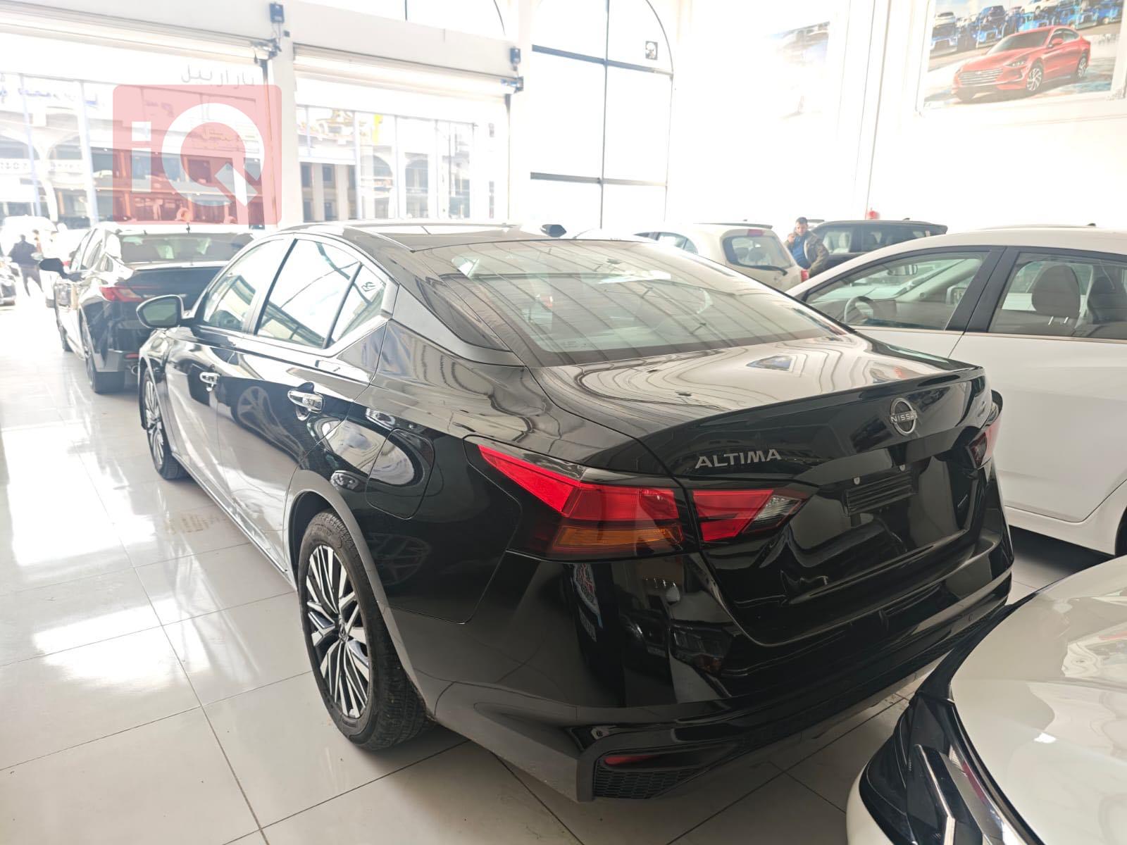 نیسان ئەلتیما